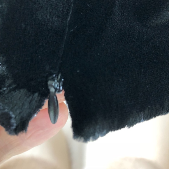 KATHRYN DIANOS velvet sequin lined top - Picture 7 of 8